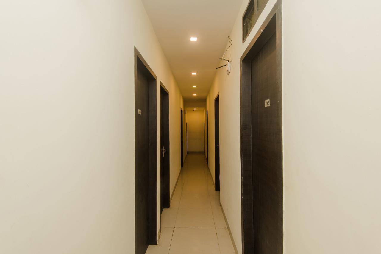 Oyo 10103 Hotel Aviva Bombay Esterno foto